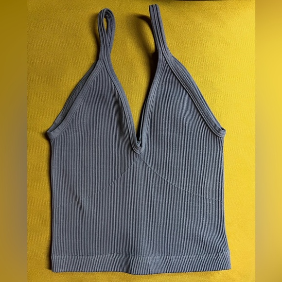 NWOT FP Movement Happiness Runs V Neck Ribbed Crop Tank Top Blue Size XS/S - Picture 2 of 4